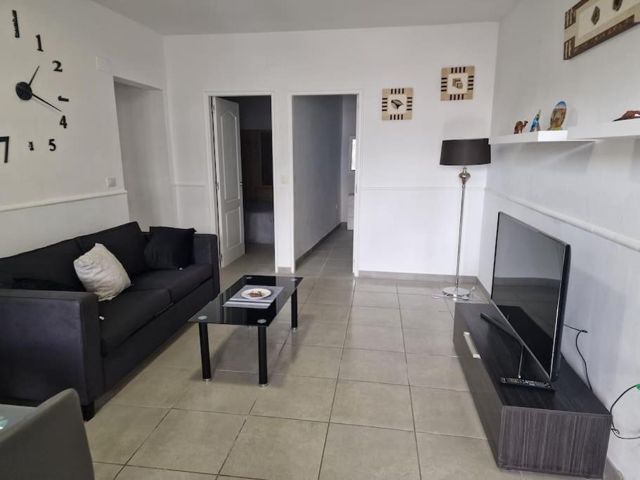 Casa Yei -Apto. A 4 Minutos De La Playa Tias Bagian luar foto
